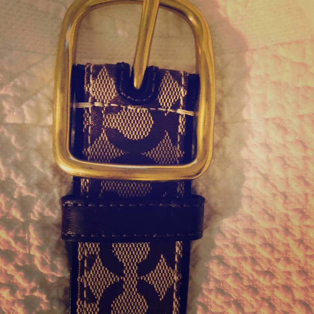 Brown flawless Coach belt